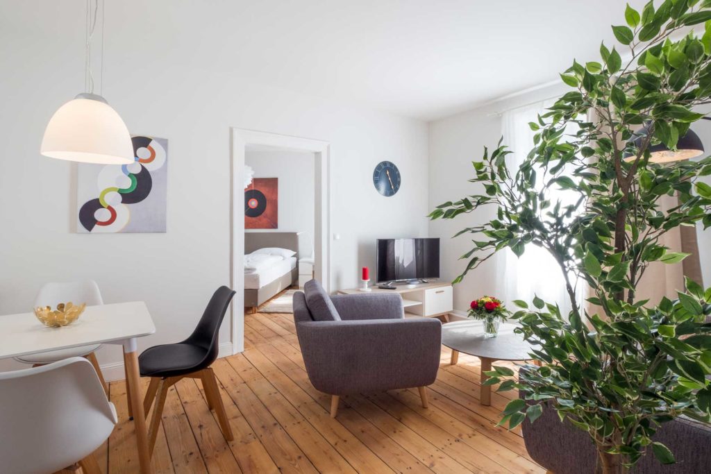 stay4business | Wohnen auf Zeit | voll moeblierte Wohnung in Mannheim | Wohnzimmer mit Essplatz